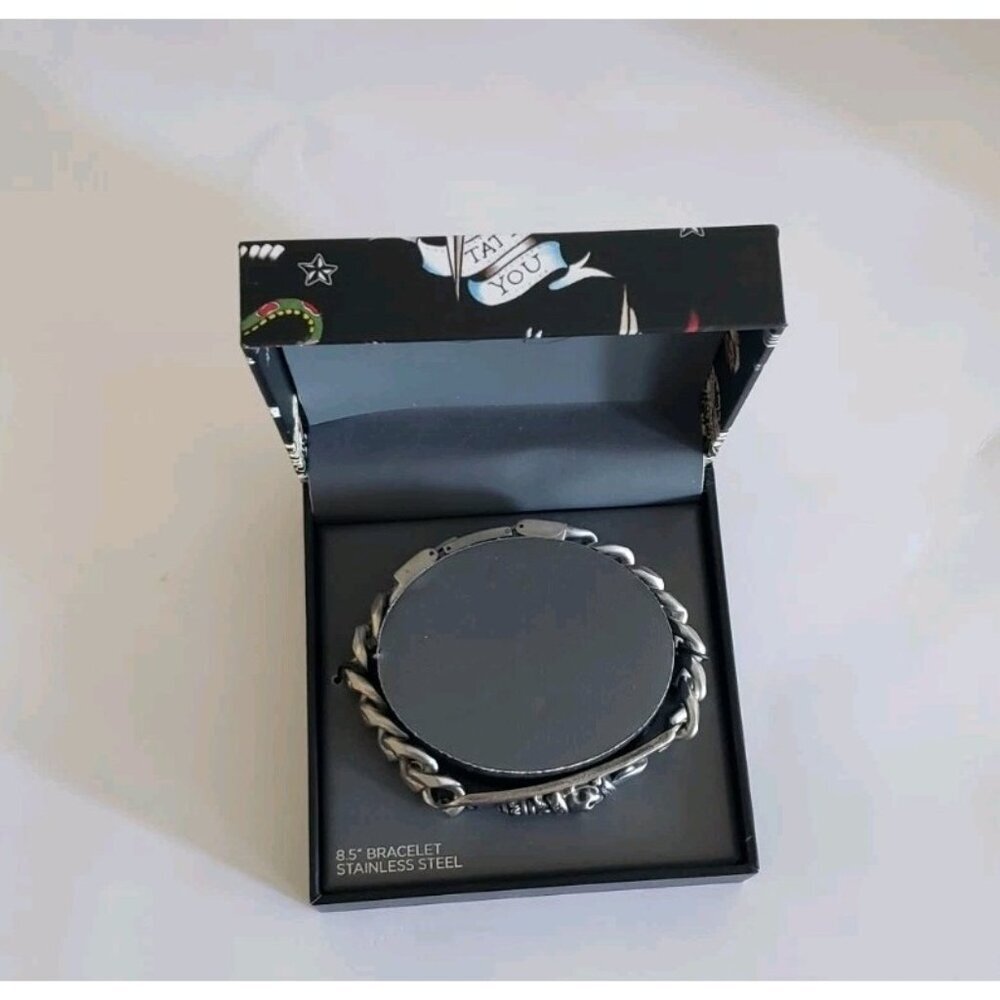 ED HARDY MEN'S STAINLESS STEEL SILVER TONE ANTIQUE "DO OR DIE" SKULL BRACELET - Picture 6 of 8